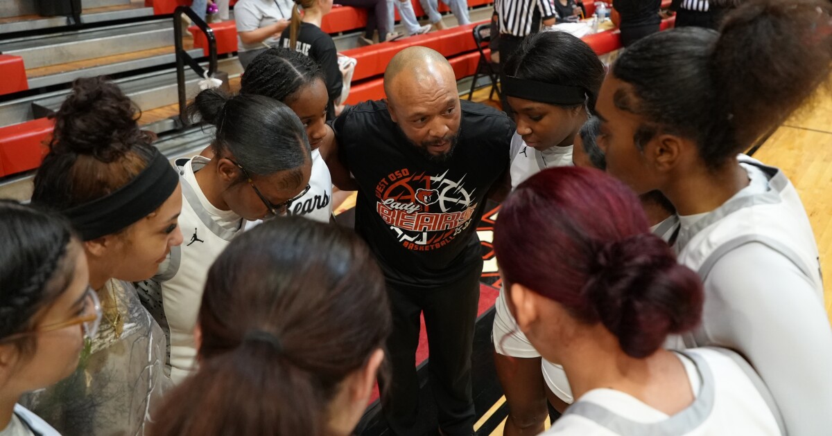 #4 West Oso improves to (12-1) holding off Victoria East 44-43