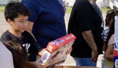 La Tiendita and Deal Depot partner for toy giveaway