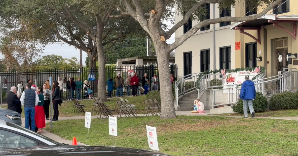 Community Christmas Blessing of the People gives out Christmas food to families