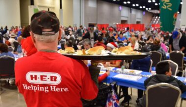 H-E-B invites Corpus Christi to free holiday feast on December 20