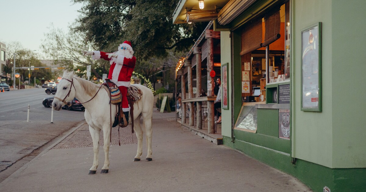 Austin's horseback Santa is back after a rough year