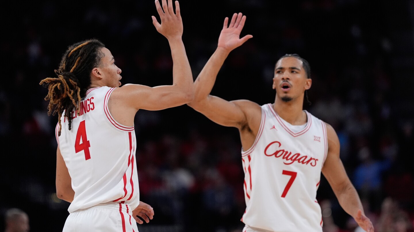 Emanuel Sharp scores 27 points, No. 8 Houston beats Florida State 82-67
