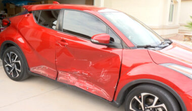 Far East El Paso resident wakes up to driver hitting vehicle, driving off