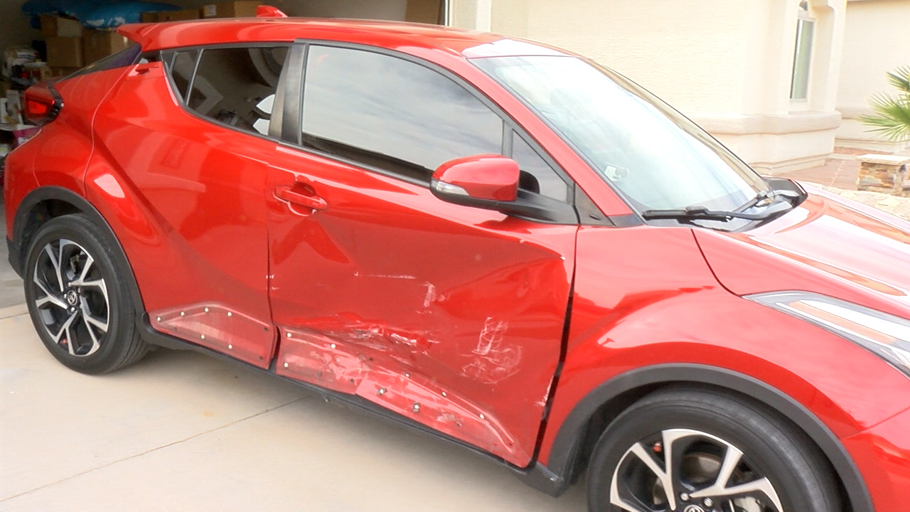 Far East El Paso resident wakes up to driver hitting vehicle, driving off