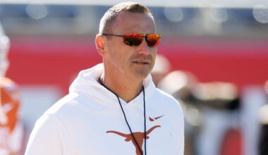 Former Texas Longhorns OL Commits to SEC Rival