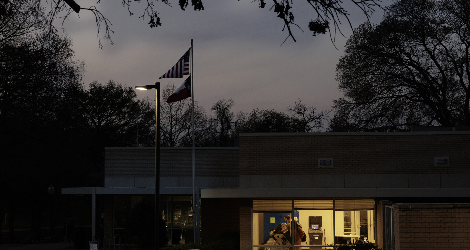 Dallas, Williamson end countywide voting sites for March election