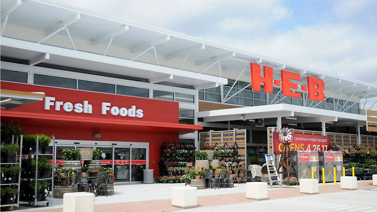 A photo of the outside of an H-E-B location. (Courtesy of H-E-B Newsroom)