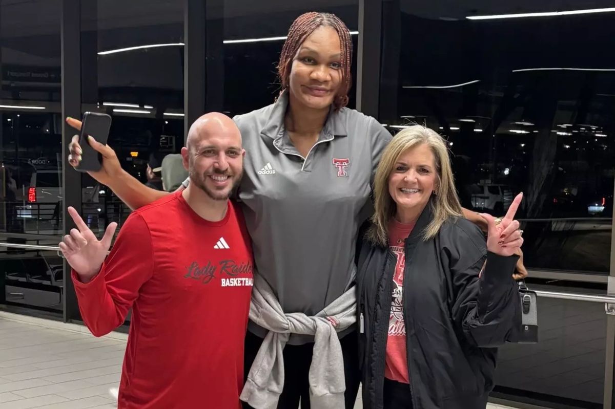 Stephanie Okechukwu poses with Texas Tech head coach Krista Gerlich