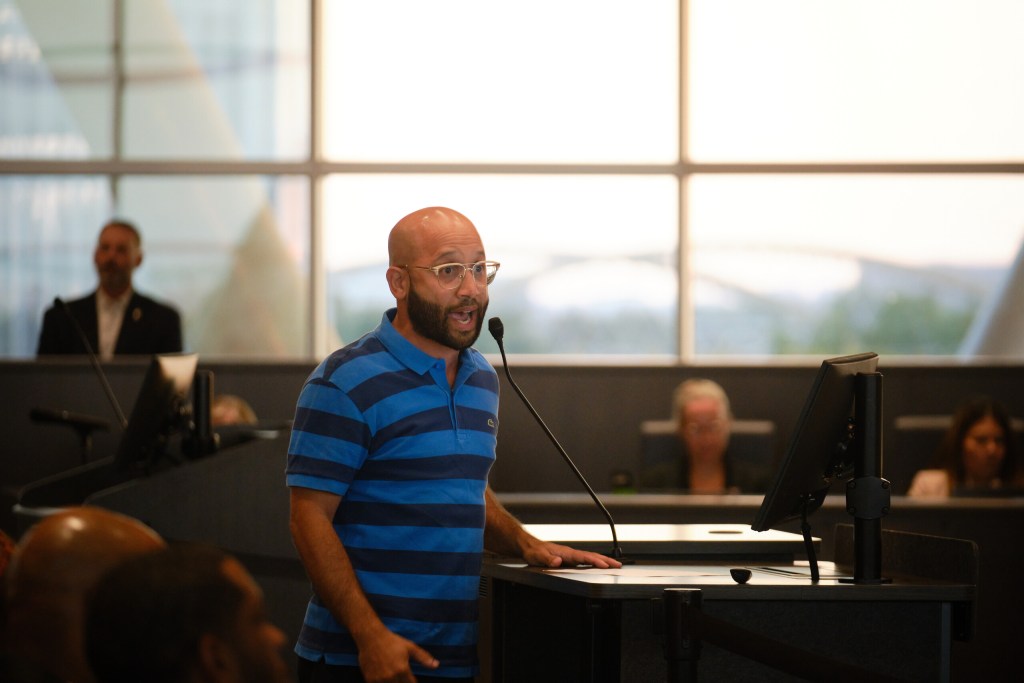 Fort Worth council considers restoring more chances for public to speak