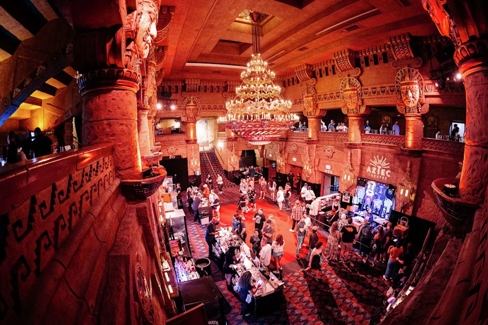 Indie cult rockers Modest Mouse performed at San Antonio's Aztec Theatre on Thursday, August 21, in front of a packed house. (Chris Stokes for MySA)