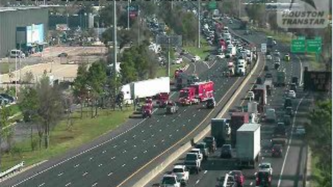 Houston crash shuts down I-610 South Loop lanes at MLK Blvd.