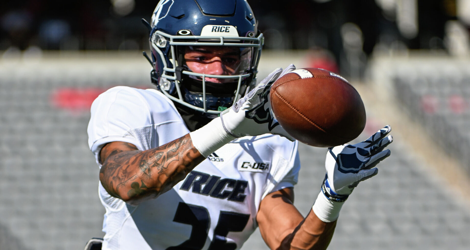 Daveon Hook placed on stretcher, carted off in Texas State vs Rice