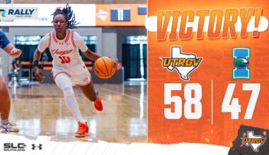 Women's Basketball Uses Big Second Half to Defeat Islanders in Showdown