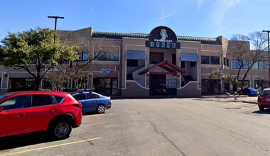 Deputy shot and killed at Texas nightclub, suspect at large