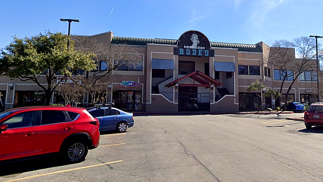 Deputy shot and killed at Texas nightclub, suspect at large