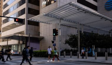 Dallas leaders say downtown didn’t fit with AT&T headquarter plans