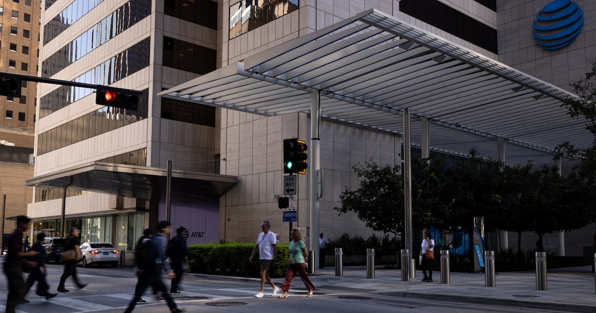 Dallas leaders say downtown didn’t fit with AT&T headquarter plans