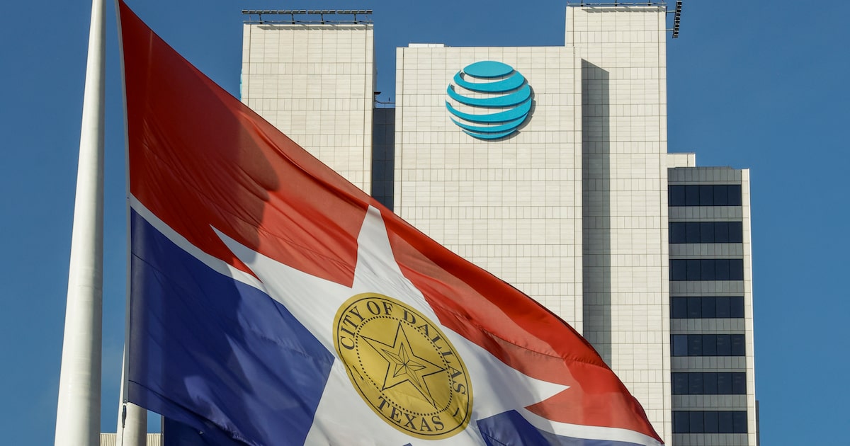 Dallas City Hall helped Dallas lose AT&T