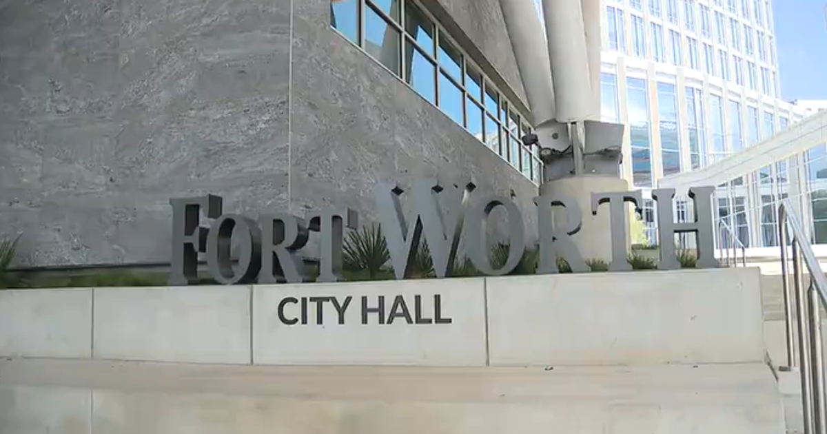 Fort Worth may double spacing requirements to limit certain store clusters