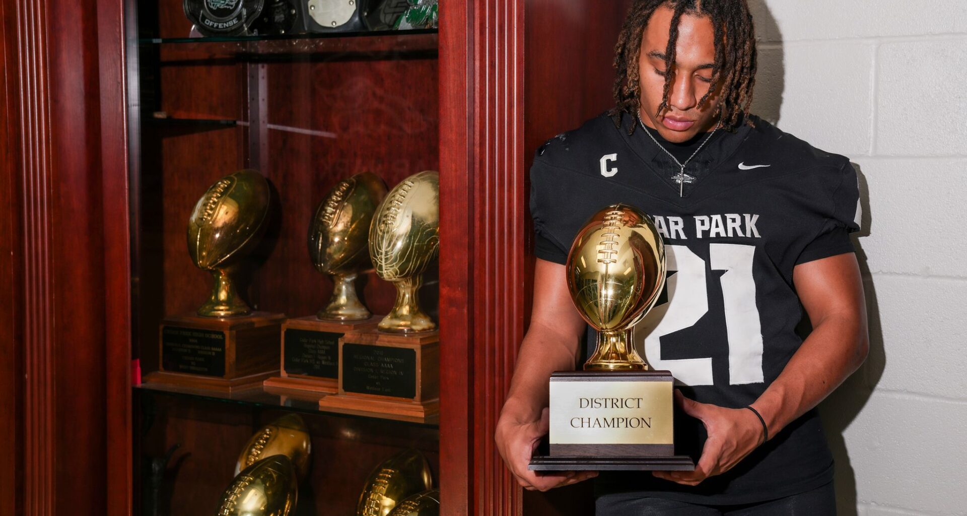 Cedar Park' Trae Hill ends standout prep career as Central Texas POY