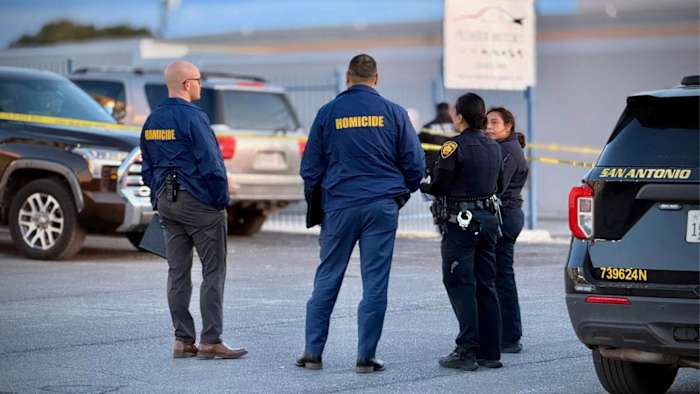 2 injured after shot fired in pistol-whipping at Northeast Side funeral wake, SAPD says