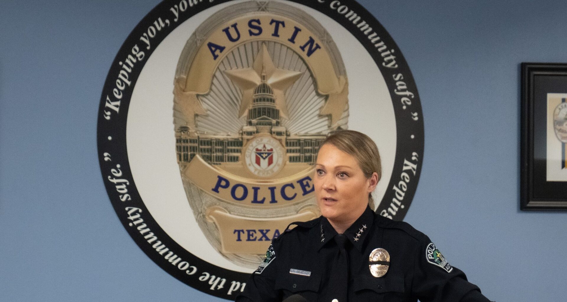 Austin police turned a woman over to ICE without being required to