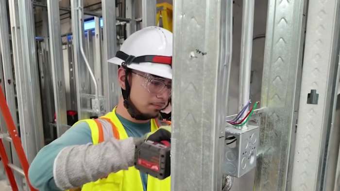 Houston program preparing students for high-demand electrician jobs