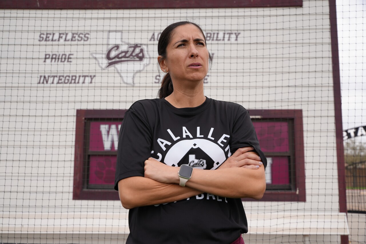 Calallen softball head coach Teresa Lentz