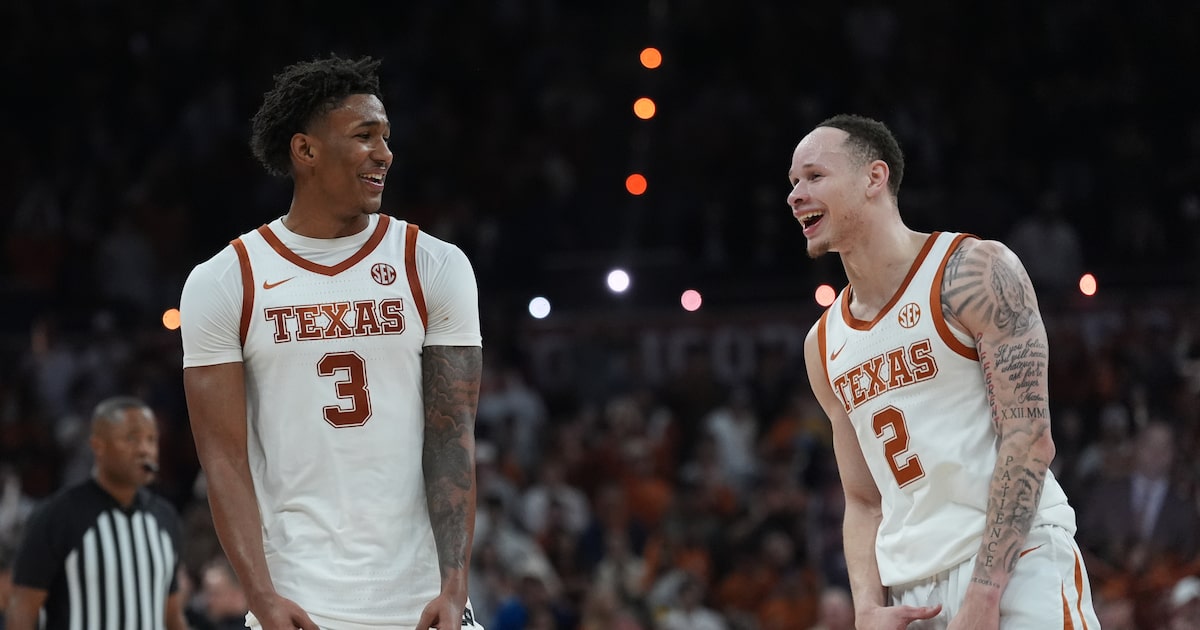 Texas hands No. 10 Vanderbilt its first loss of the season with a dominant win