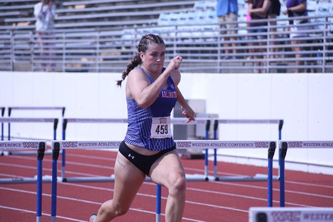 Track & Field Opens Indoor Season at Arkansas Invitational