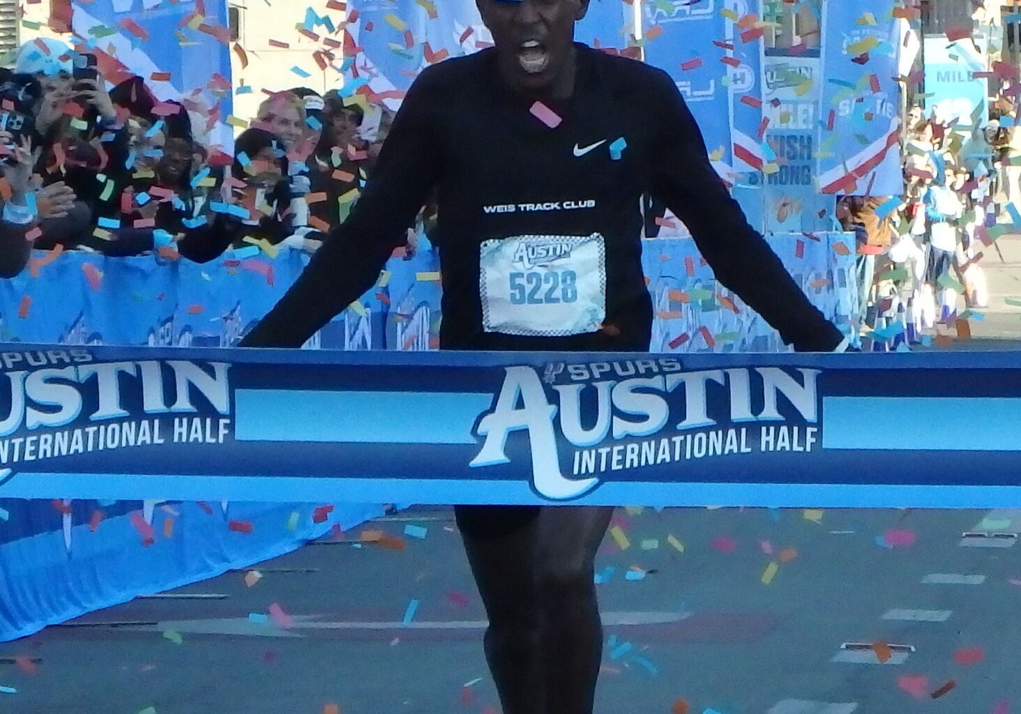 Victor Shitsama, Paige Hofstad race to Spurs Austin Half Marathon wins