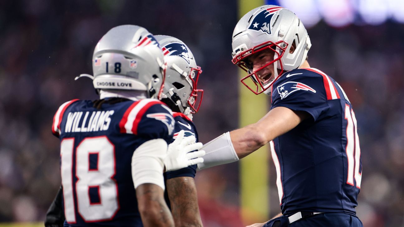 Patriots hold off Texans in turnover-filled divisional game