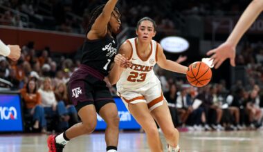 Aaliyah Crump returns to Texas lineup for blowout of rival Texas A&M