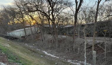 Train derails in Manor; no injuries reported