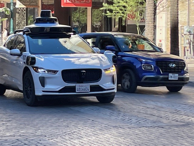 Dark traffic light caused car to freeze in San Antonio