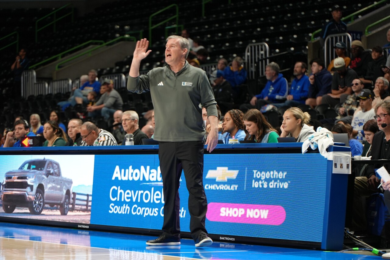 Islanders men's basketball head coach Jim Shaw