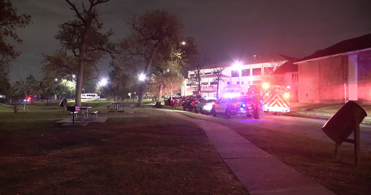 Houston shooting: 1 dead following shooting, robbery on Calumet Street