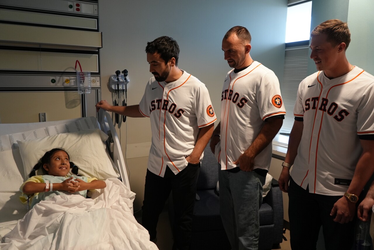 Astros Caravan visits Driscoll Children's Hospital