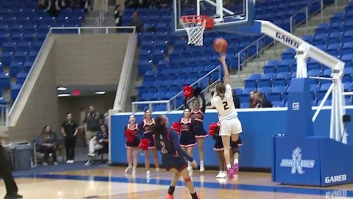 District victories for Roosevelt, Clark highlight girls basketball action