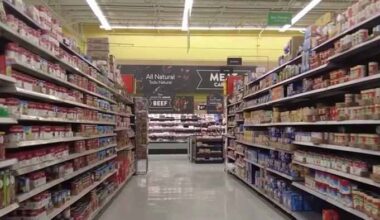 As some people buy bulk groceries, shoppers tell neighbors not to panic about San Antonio winter weather