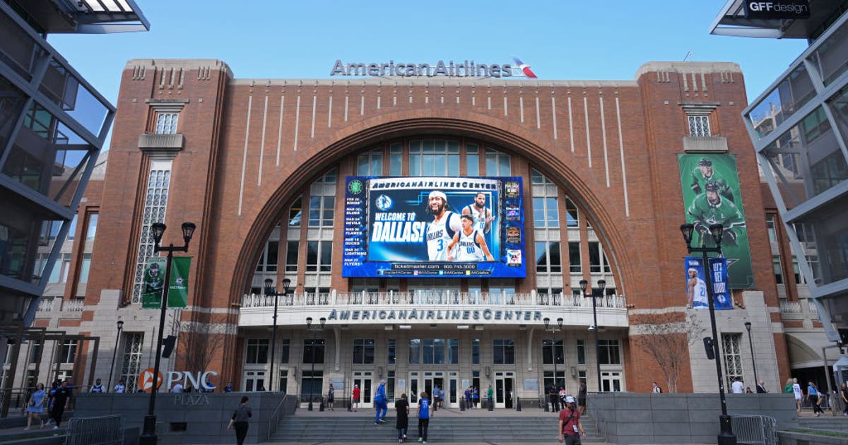 Dallas Mavs to close AAC entrances to 'maintain building temperature' Saturday