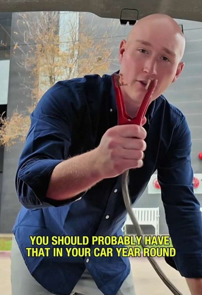 Essentials to keep in your car ahead of Houston's winter storms!