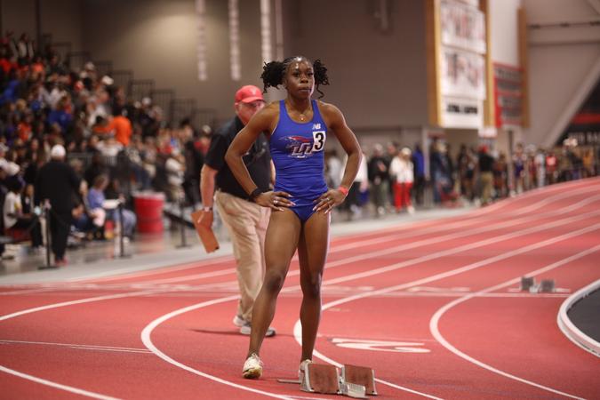 LCU Relays Post Strong Times at Stan Scott Invite