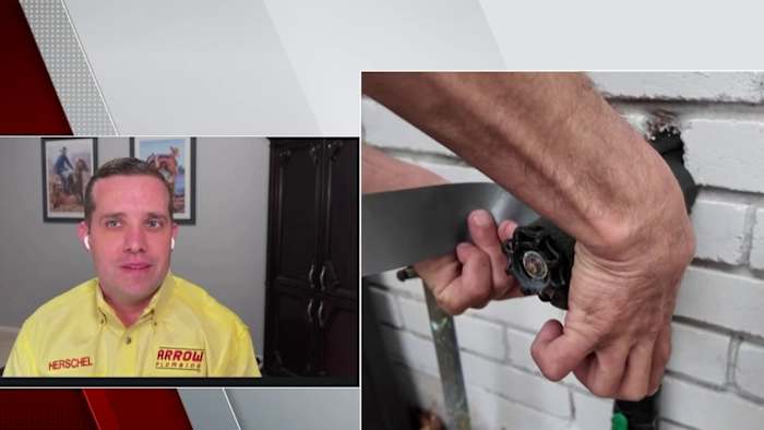 Houston at risk of pipe bursts as extreme cold warning continues through Tuesday