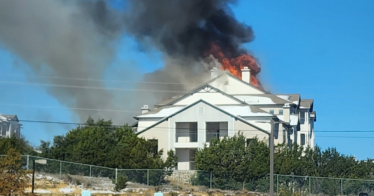 Fire at Bee Cave apartment complex; 1 firefighter injured, around 45 people displaced