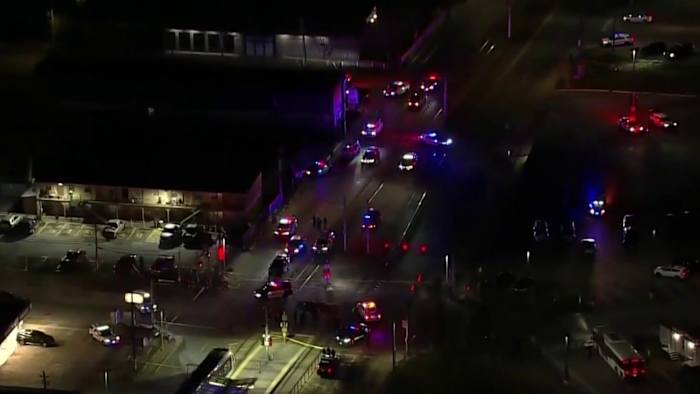 Fight between man who allegedly exposed himself on METRO train and deputies ends with deputy cut, suspect dead