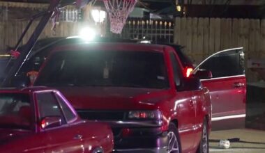 Teen girl shot while sitting in vehicle in southeast Houston