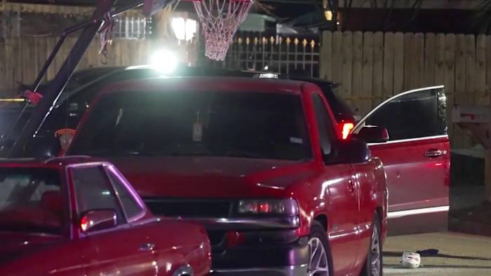 Teen girl shot while sitting in vehicle in southeast Houston