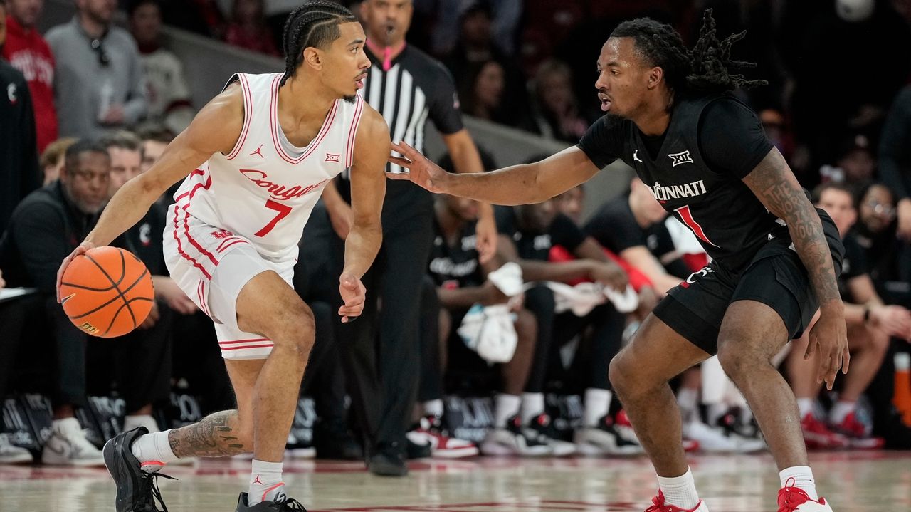 Milos Uzan scores 16, No. 10 Houston beats Cincinnati 76-54