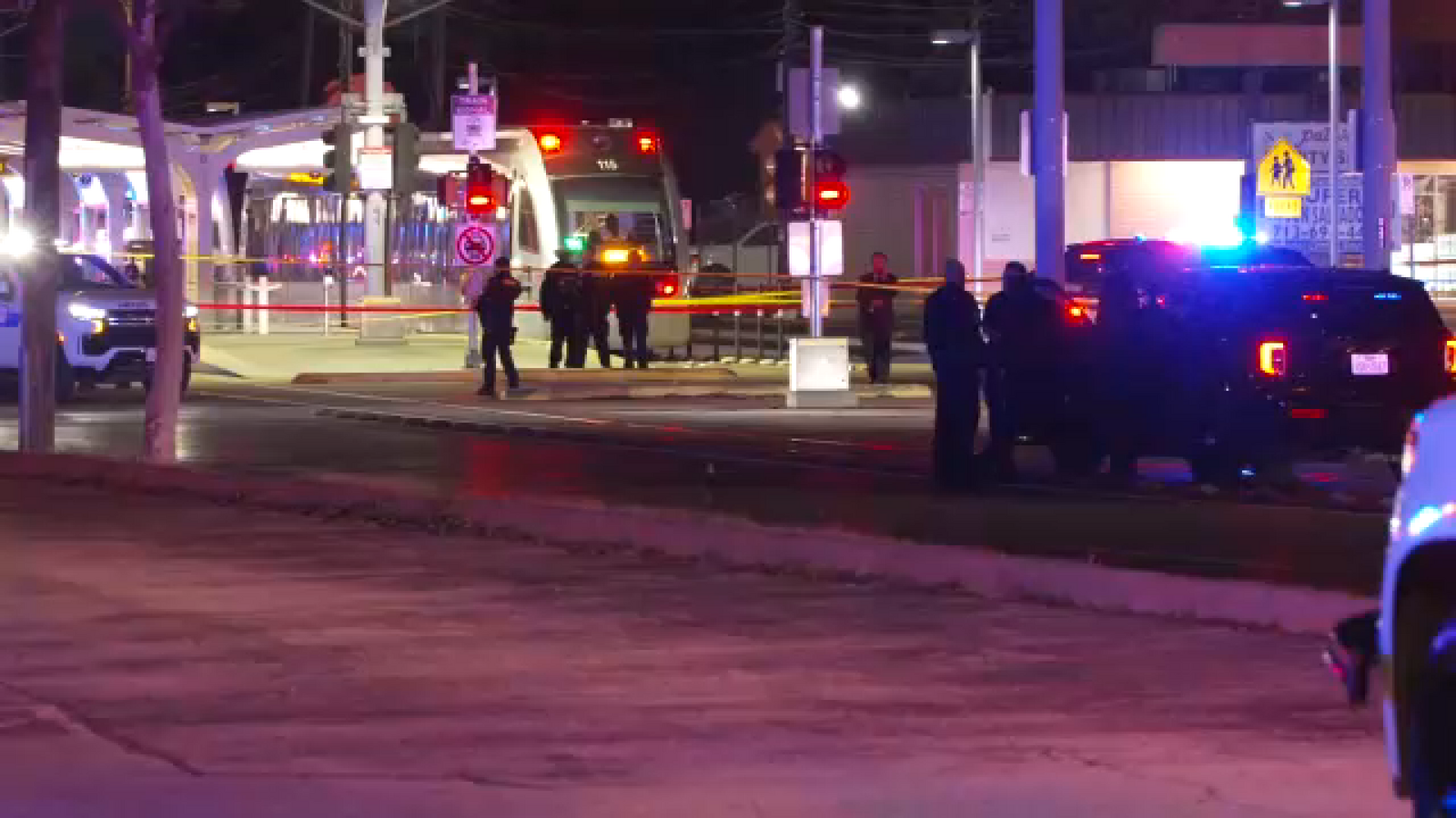 Man exposing himself on METRO train shot dead during confrontation with deputies, HPD says